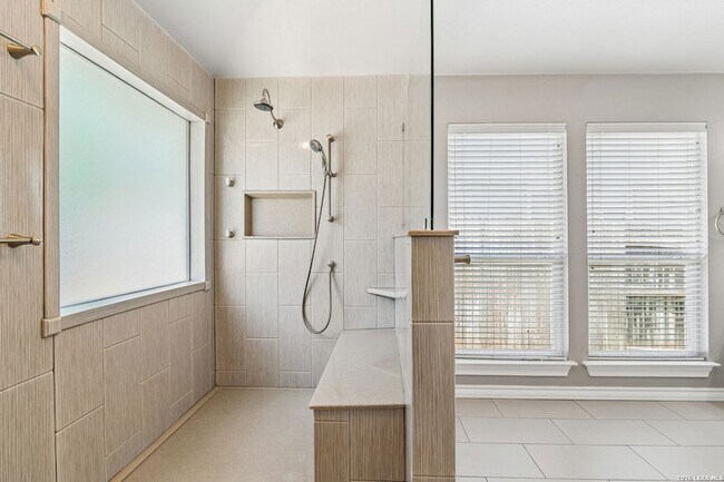Building Photo - 1303 Bluff Forest