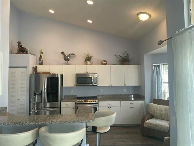 Building Photo - 1236 Bayview Cir