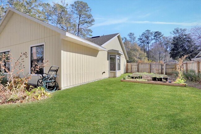 Building Photo - 4518 NW 20th Ter