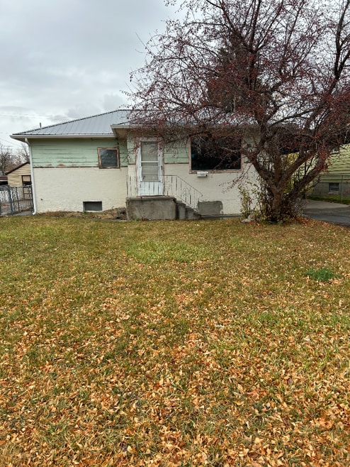 Building Photo - 1611 5th Ave S