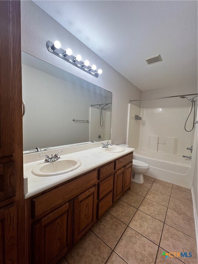 Building Photo - 607 Olaf Dr