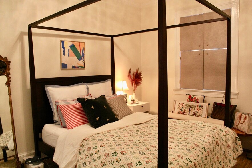 Building Photo - 1728 New Hampshire Ave NW