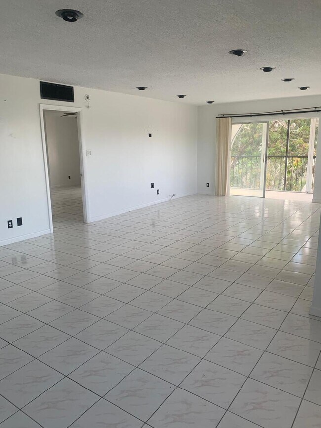 Building Photo - 3360 Spanish Moss Terrace