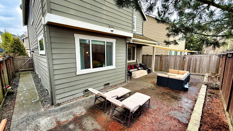 Building Photo - 14600 19th Ave W