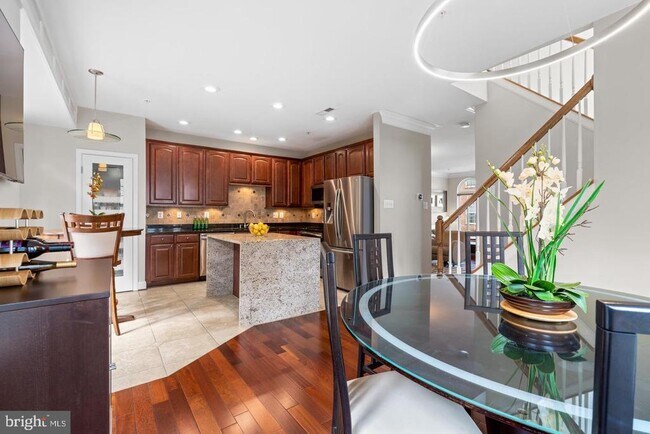 Building Photo - 7592 Cherrybark Oak Ln