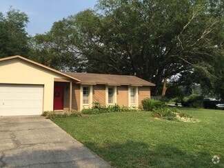 Building Photo - 3/2 in Westwood!