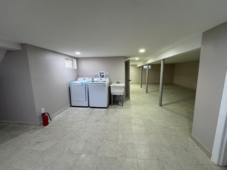 Building Photo - 264 Middlesex Ave