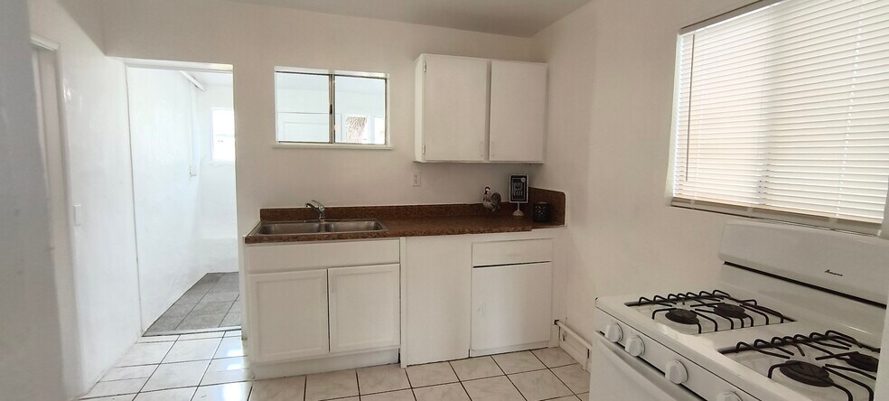 Building Photo - 1720 San Bernardino Ave