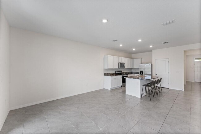 Building Photo - 33066 Major Oak Dr