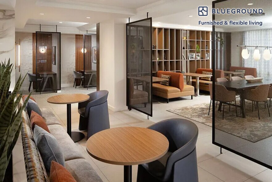 Building Photo - 160 Boylston St