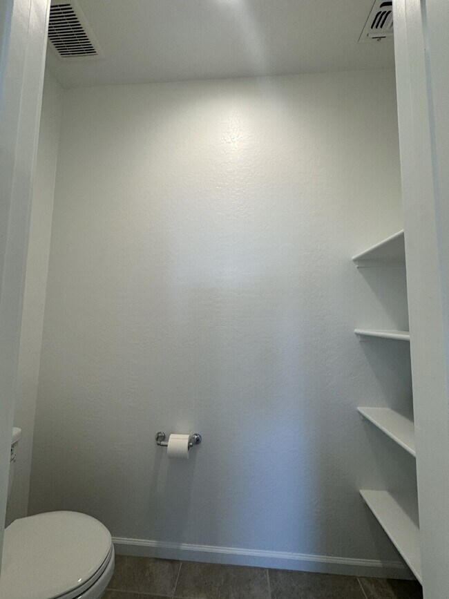 Building Photo - 32067 N Wayne Ln