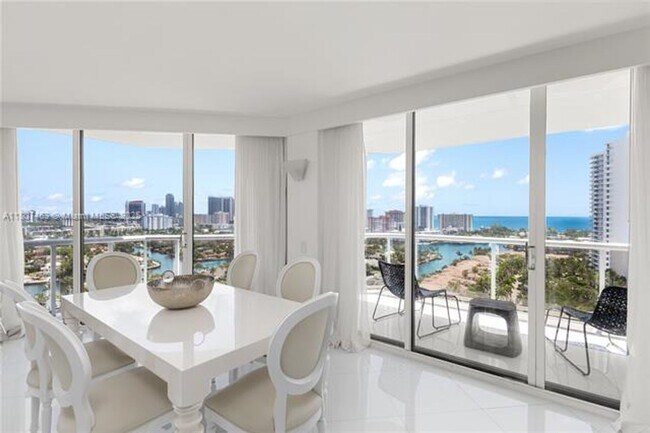 Building Photo - 3640 Yacht Club Dr