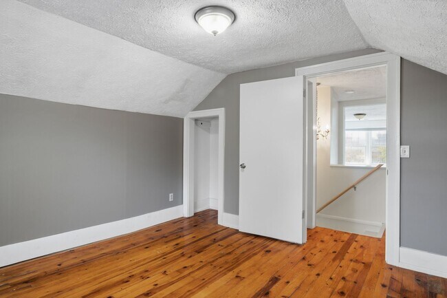 Building Photo - MOVE IN WITH A SECURITY DEPOSIT ALTERNATIVE FROM OBLIGO (for qualified applicants).