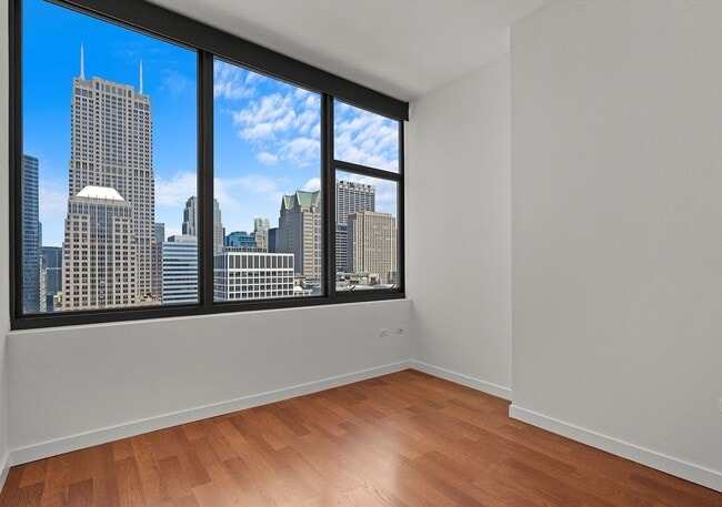 Building Photo - 235 W Van Buren St