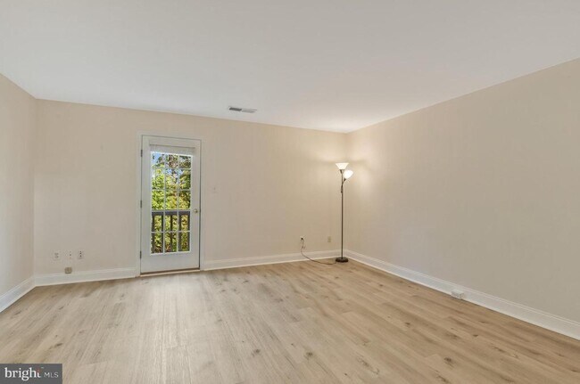 Building Photo - 8872 Stable Forest Pl