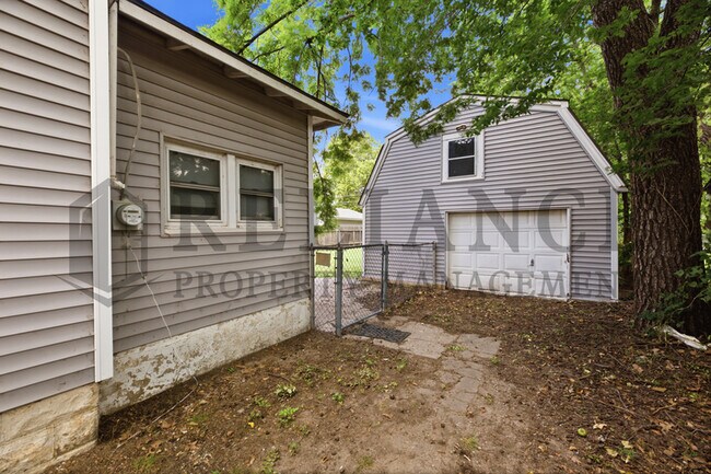 Building Photo - 232 S Sedgwick St