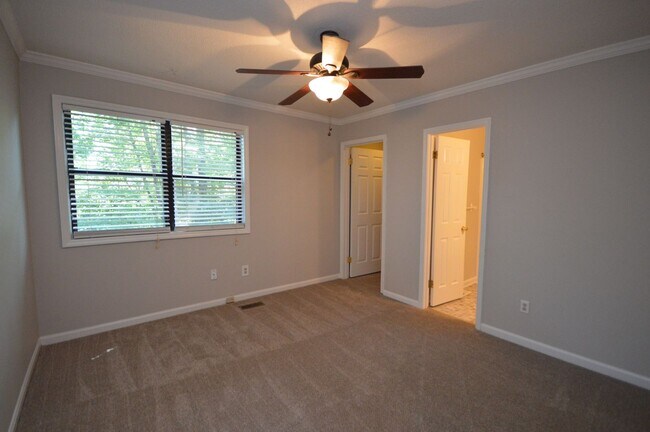 Building Photo - 616 Applecross Dr
