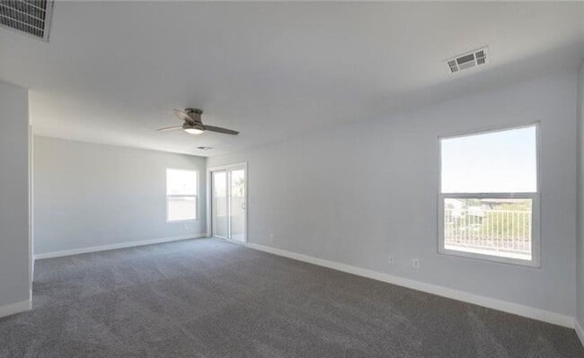 Building Photo - GORGEOUS 4 BEDROOM TWO STORY HOME