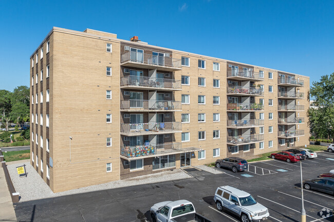 Building Photo - Mark Twain Apartments