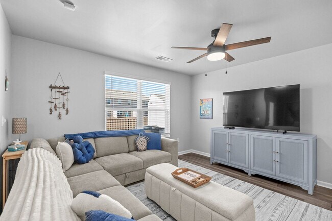 Building Photo - 2276A Essex Dr