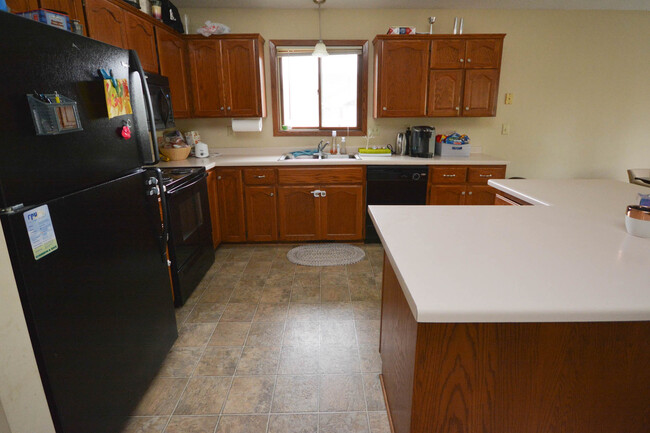 Building Photo - Cozy and Conveniently Located Home For Rent!