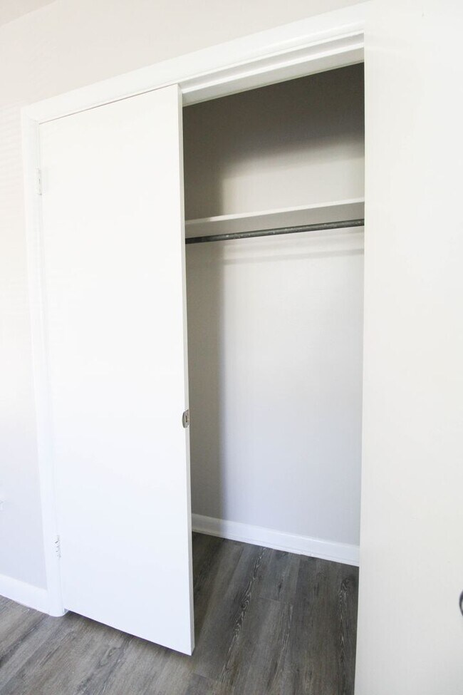 Building Photo - 434 Cosgrove St