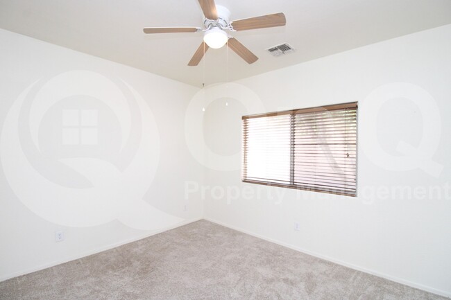 Building Photo - 2300 E Magma Rd
