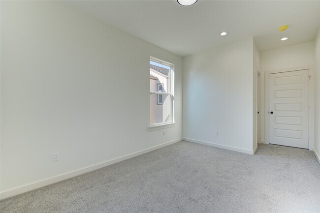 Building Photo - 2920 El Fenice Ln