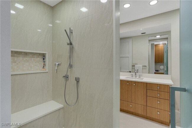 Building Photo - 4971 Bonita Bay Blvd