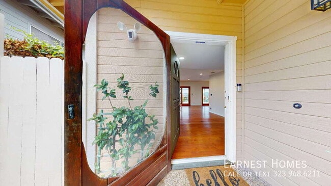 Building Photo - 4535 San Blas Ave