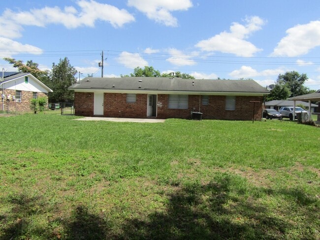 Building Photo - 121 Glenn Bryant Rd