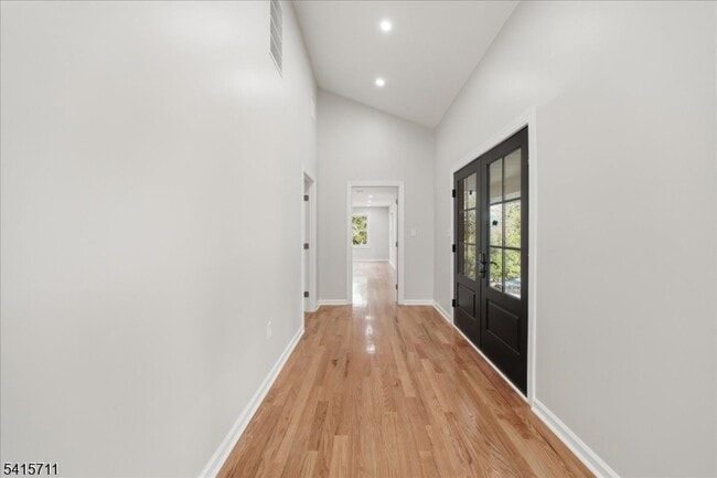 Building Photo - 17 Richter St