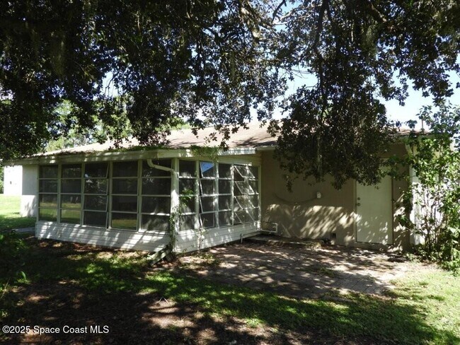 Building Photo - 1006 Wabash Rd SE