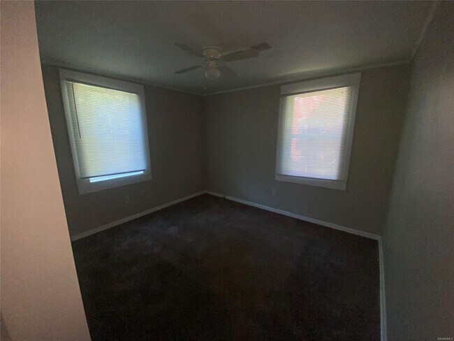 Building Photo - 121 Shadyside Ln