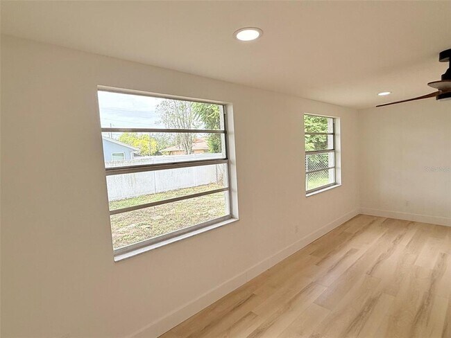 Building Photo - 8512 Longboat Ln