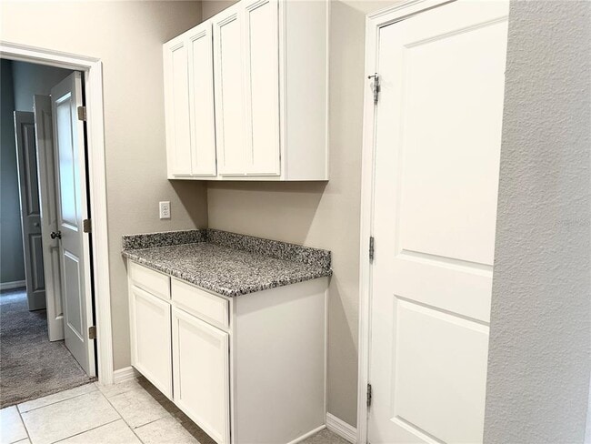 Building Photo - 6268 Great Bear Dr