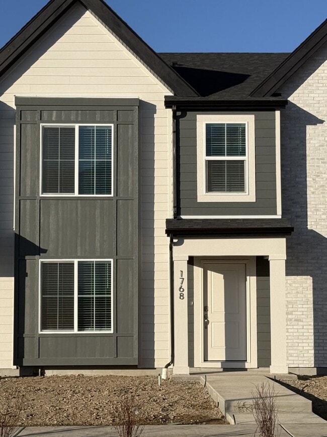 Building Photo - Beautiful Town Home in Salem, UT
