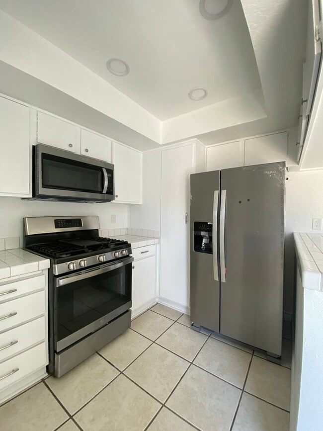 Building Photo - Harbor Village 2 bedroom Condo *OPEN HOUSE - SEE DATES AVAILABILITY*
