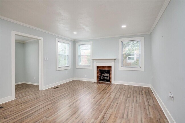 Building Photo - 3 Bedroom 2 Bath House for rent!