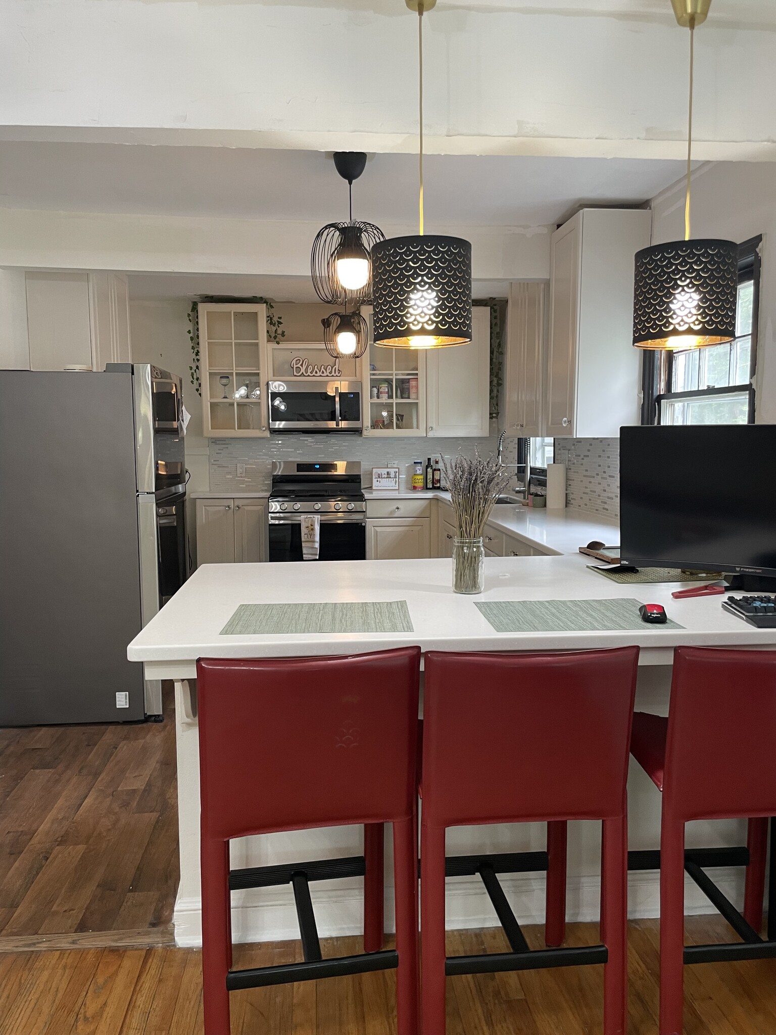 Brand new microwave - 710 S Maple St