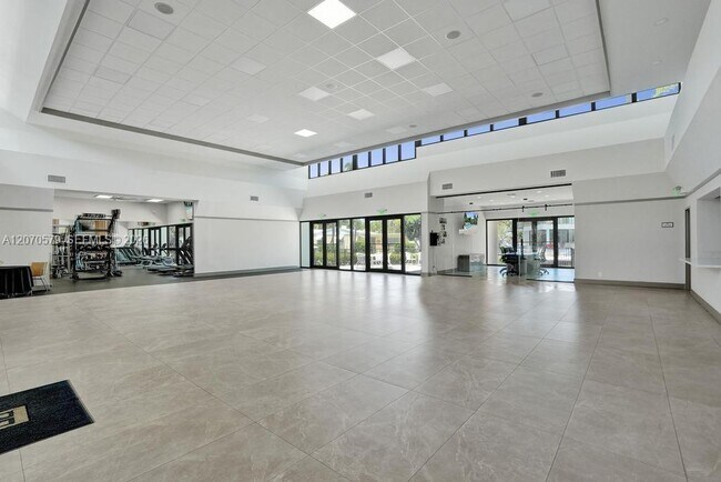Building Photo - 1101 River Reach Dr