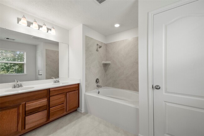 Building Photo - 10622 Hidden Arrow Ct