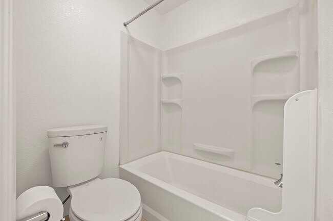 Building Photo - 91-284-284 Hanapouli Cir