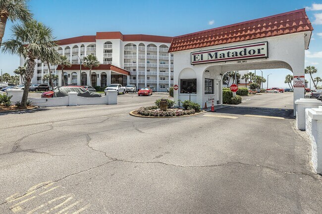 Building Photo - 909 Santa Rosa Blvd