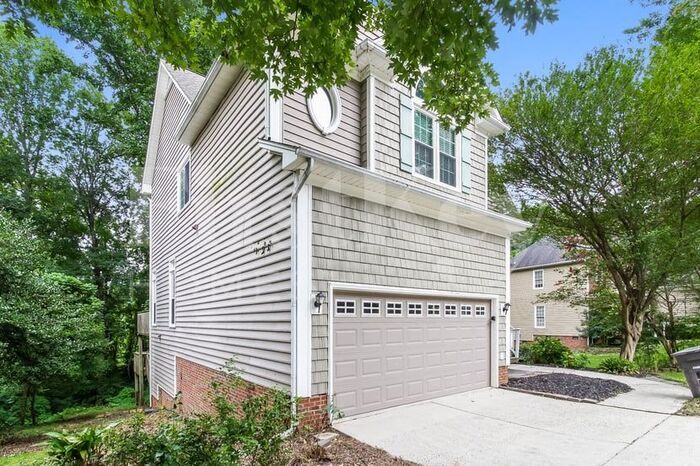 Building Photo - 5386 Beechmont Dr