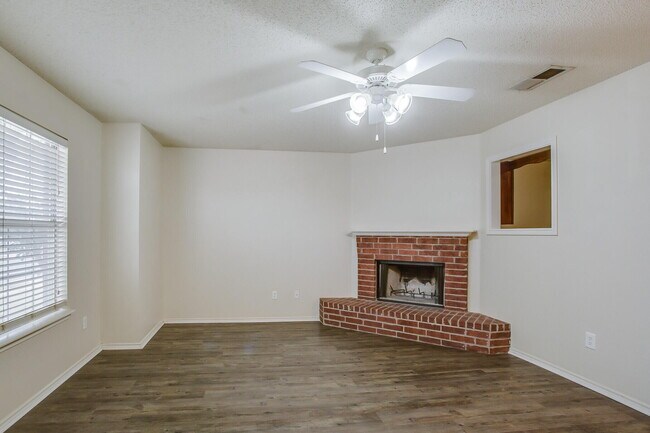 Building Photo - 2709 110th St