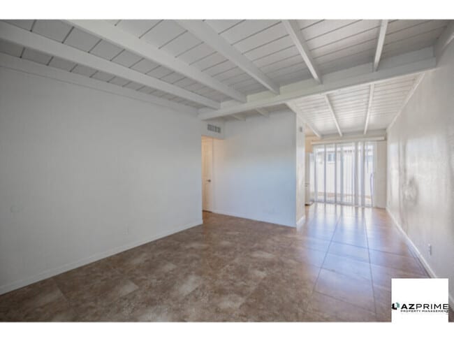 Building Photo - Welcome to this Charming Chandler 1/1 Apar...