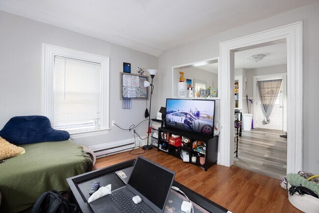 Building Photo - 134 Pearl St