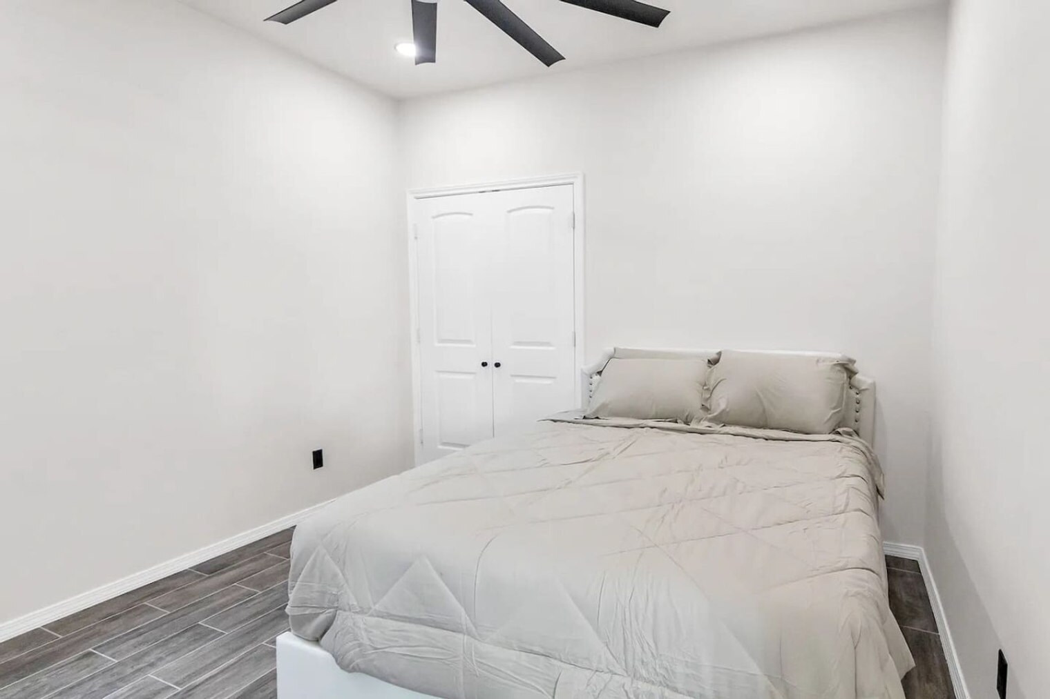 Building Photo - 3518 Dennis St