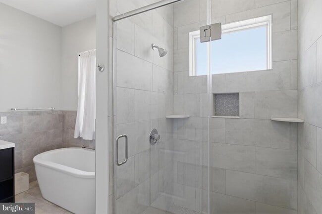 Building Photo - 1448 N Myrtlewood St